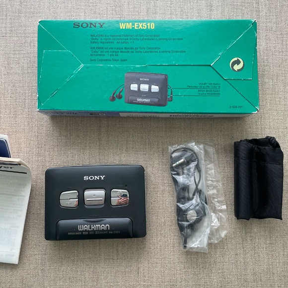 Sony WM-EX510 Walkman (Cassette Player) - Picture 8 of 10